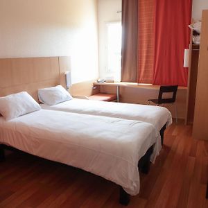 Standard Room 2 Single Beds